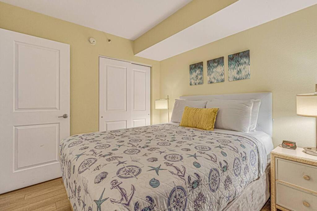 Breathtaking Oceanfront Suite Grand Cayman 451 شاطئ ميرتل المظهر الخارجي الصورة