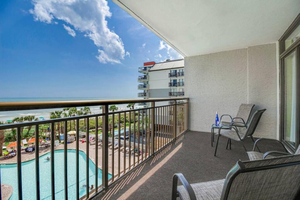 Breathtaking Oceanfront Suite Grand Cayman 451 شاطئ ميرتل المظهر الخارجي الصورة